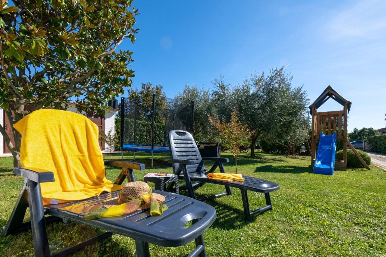 Villa Livia With Three Nice Apartments, Swimming Pool, Childrens Playground, Barbecue And Free Parking Ližnjan Dış mekan fotoğraf