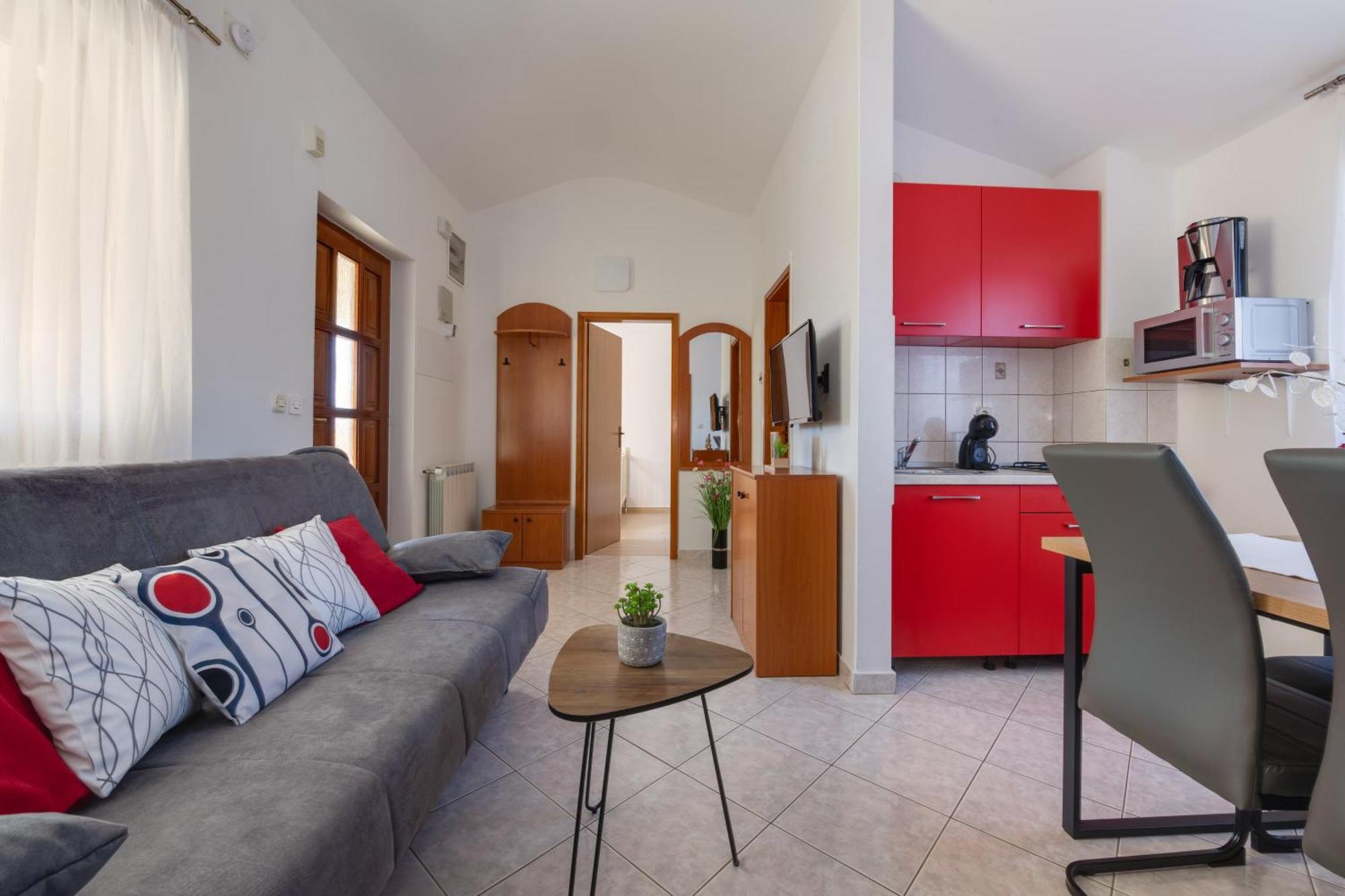 Villa Livia With Three Nice Apartments, Swimming Pool, Childrens Playground, Barbecue And Free Parking Ližnjan Dış mekan fotoğraf