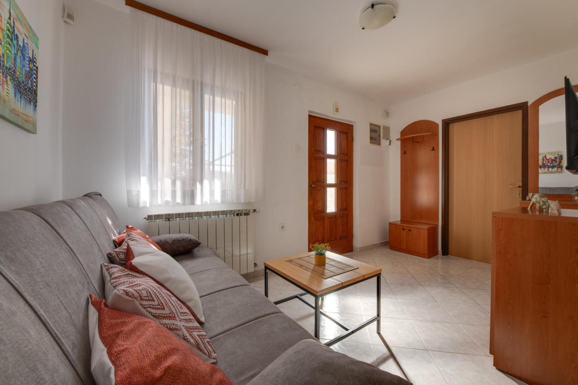 Villa Livia With Three Nice Apartments, Swimming Pool, Childrens Playground, Barbecue And Free Parking Ližnjan Dış mekan fotoğraf